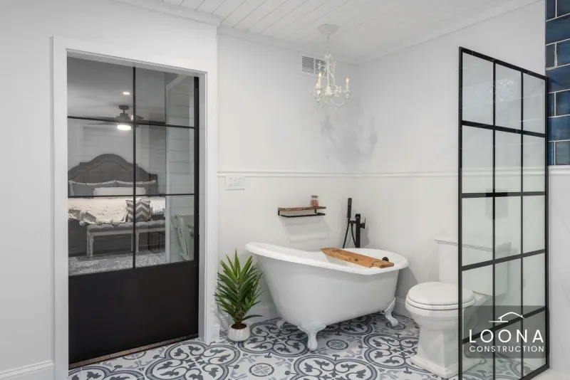 Farmhouse-style bathroom, Pleasanton