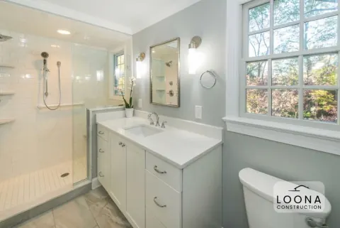 Classic white bathroom in San Mateo, photo 2